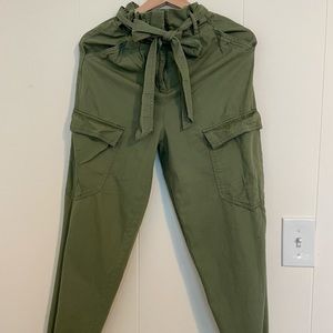 Brand: H&M; Color: Green: Size: 34